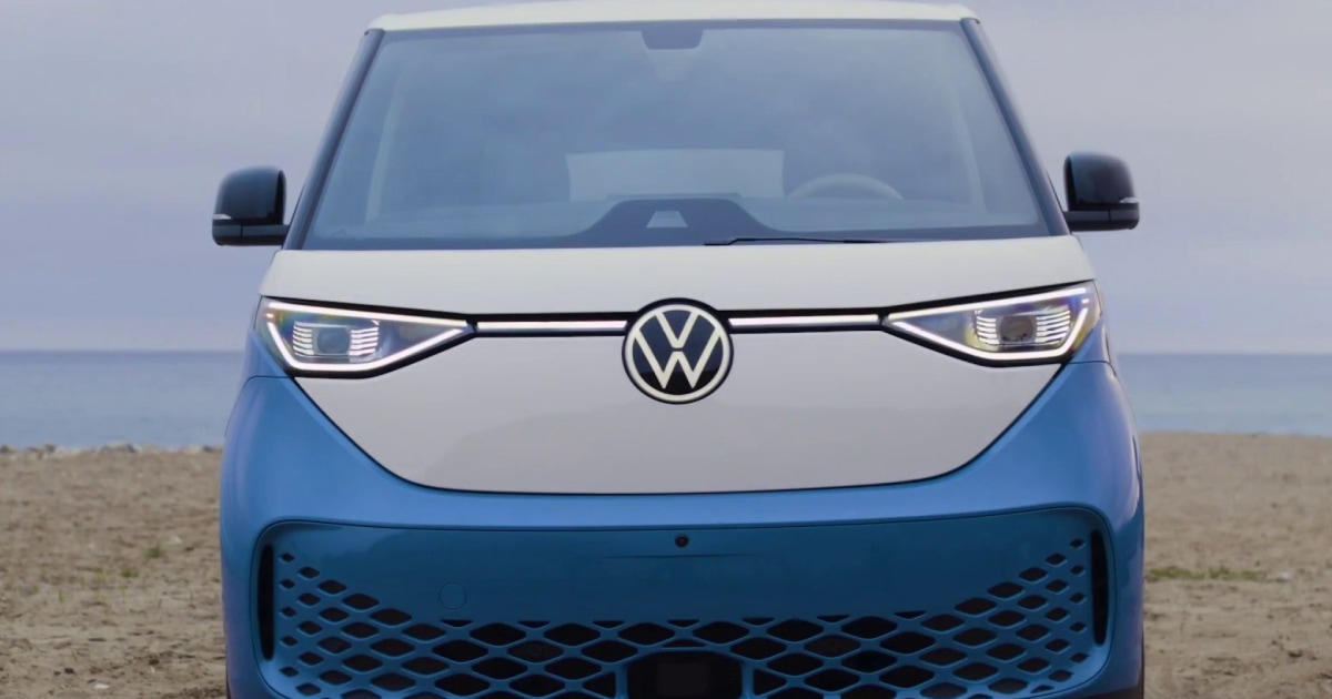 Automakers like Volkswagen prioritize production of electric vehicles [Video]