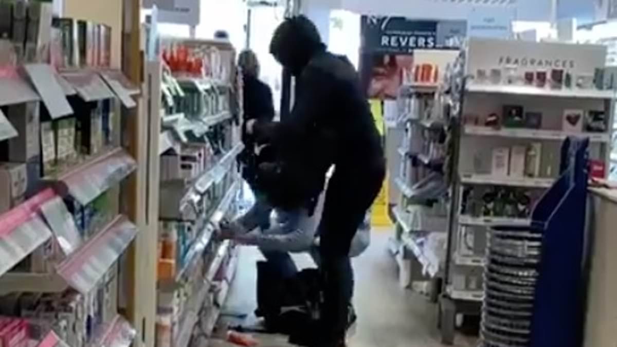 Shoplifting offences rise to highest level since records began: Store thefts jump by more than a THIRD compared to 2022 – with 430,104 offences recorded in last 12 months, figures show [Video]