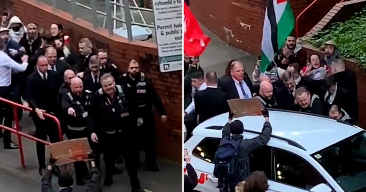 Protesters chanting ‘Tory c***’ chase Jacob Rees-Mogg off campus | UK News [Video]