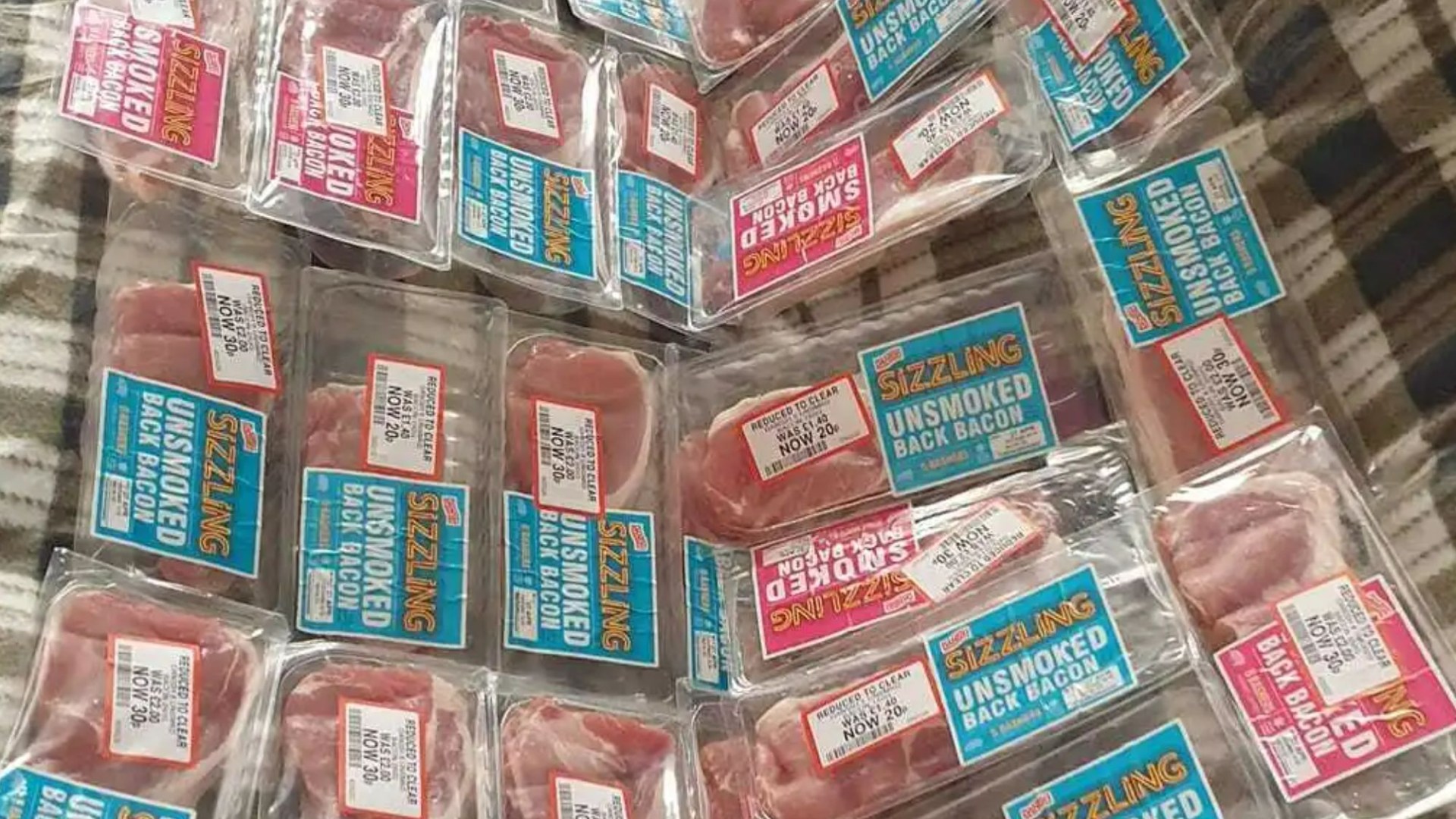 Think of others shoppers fume as woman swipes 60 packs of B&M bacon that were slashed to just 20p each [Video]