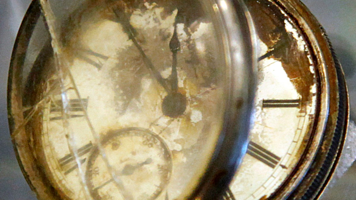 Gold pocket watch of richest Titanic passenger sells for record price | Shipping News [Video]