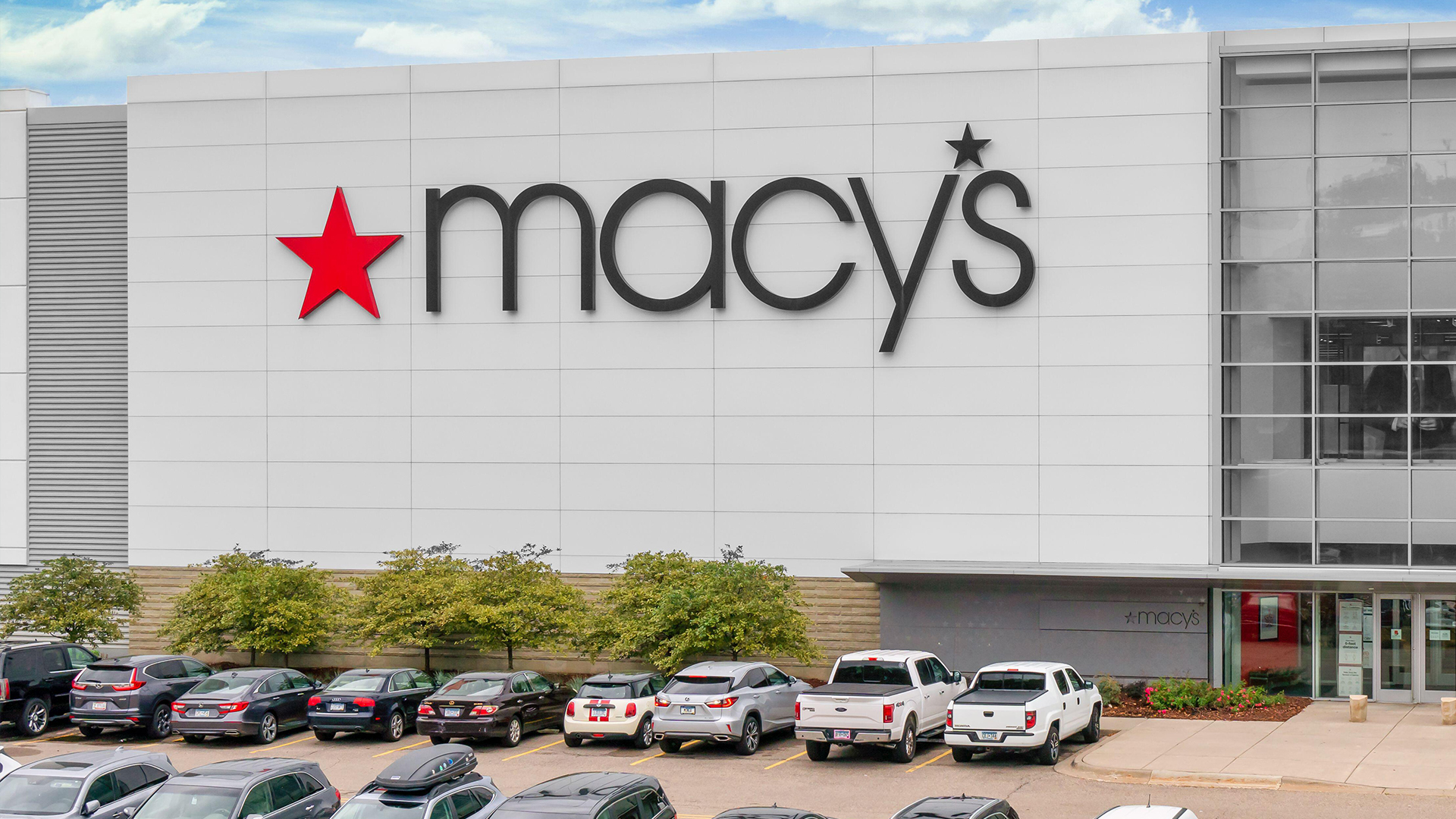 Macy’s closes store doors for good alongside pharmacies & gas stations as theft drives US city downtown into ‘doom loop’ [Video]