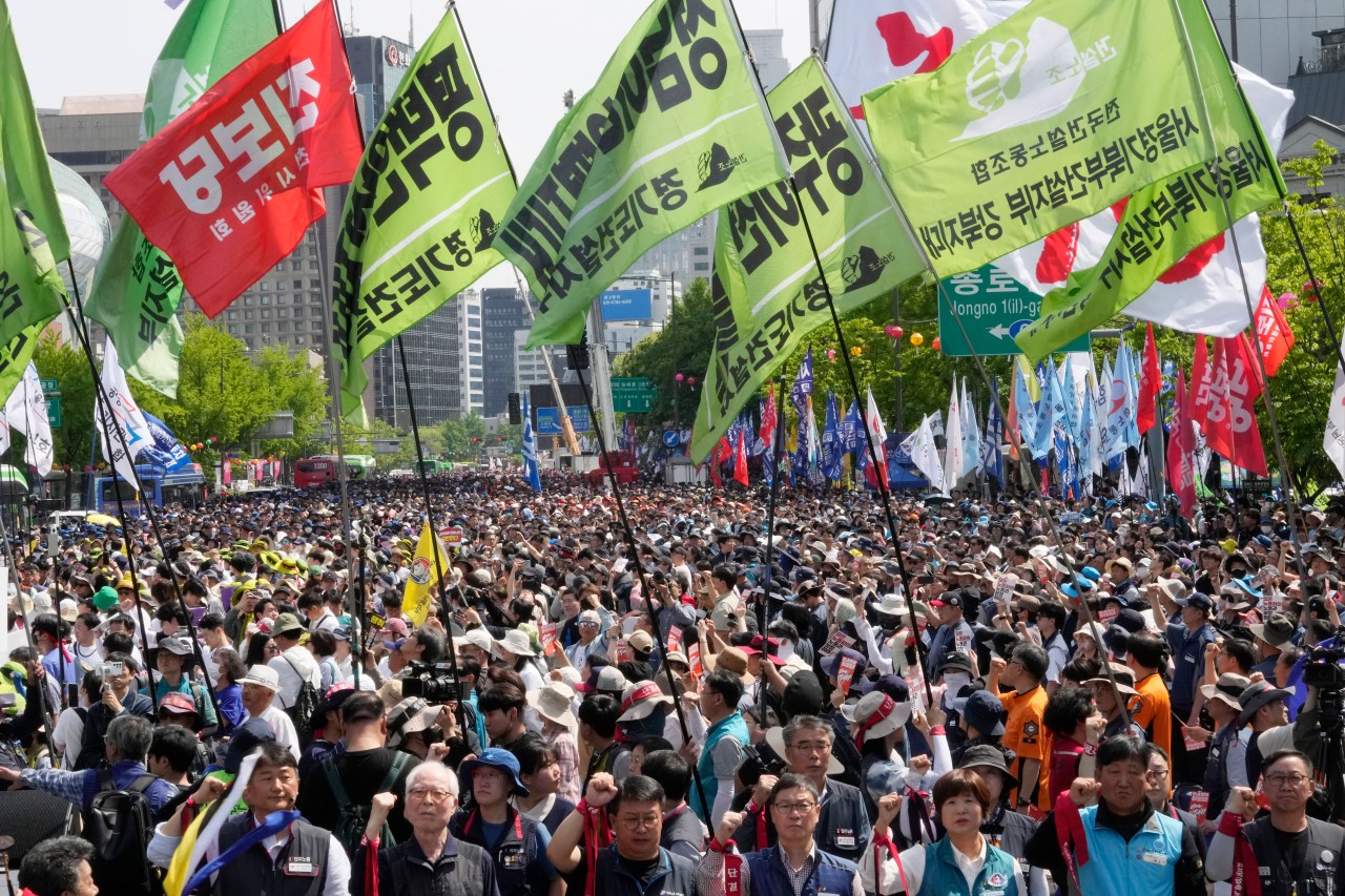 Workers and activists across Europe and Asia hold May Day rallies to call for greater labor rights | KLRT [Video]