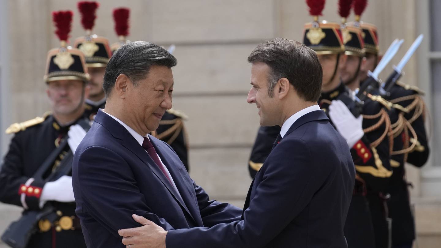 Macron puts trade and Ukraine as top priorities as China’s Xi opens European visit in France  WSOC TV [Video]