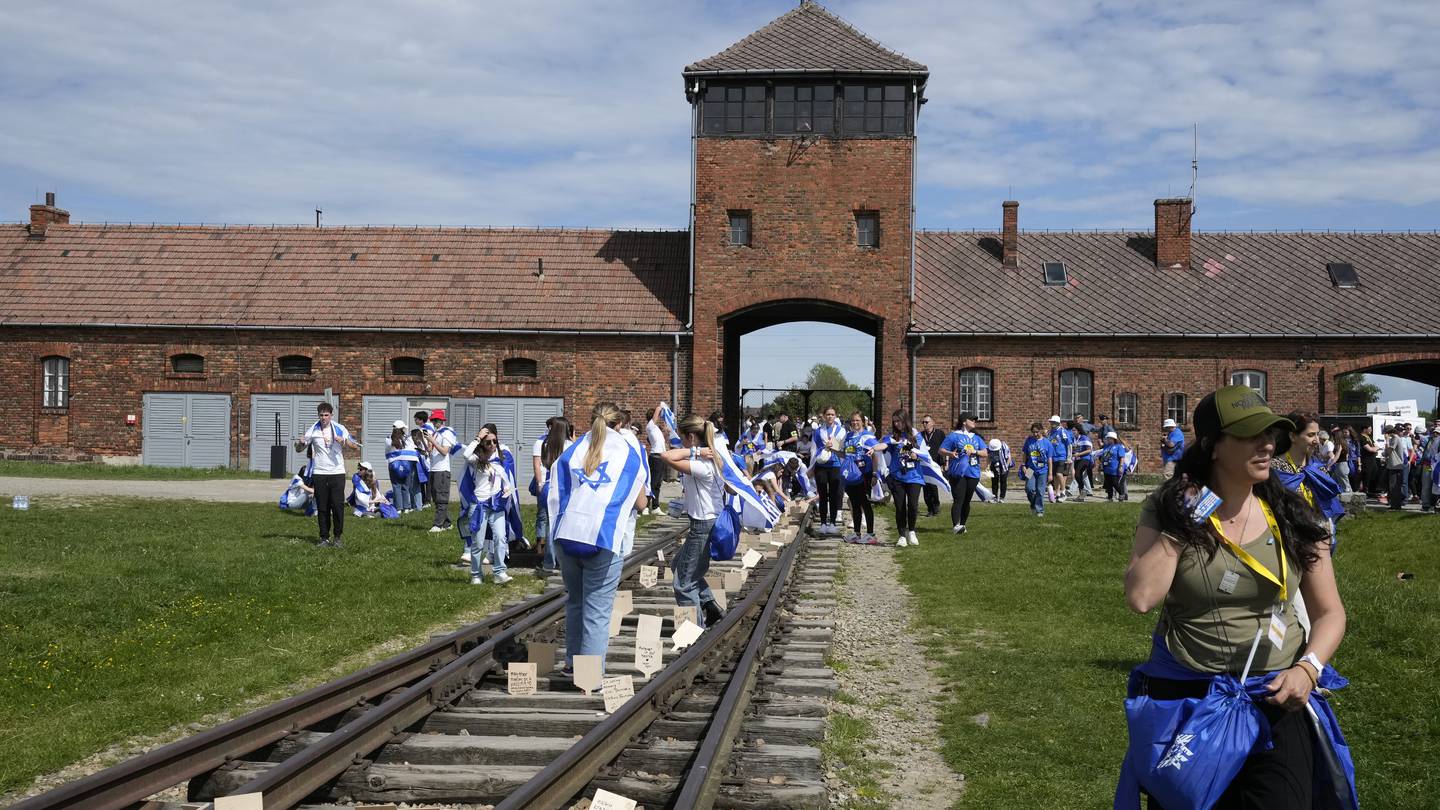 The yearly memorial march at the former death camp at Auschwitz overshadowed by the Israel-Hamas war  WHIO TV 7 and WHIO Radio [Video]