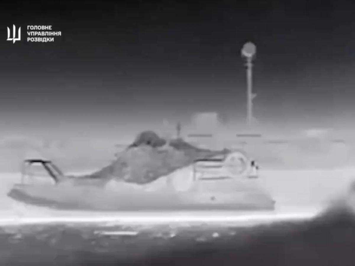 Watch an exploding Ukrainian drone boat dodge fire from the air to kill one of the small, high-speed Russian ships still fighting in the Black Sea [Video]