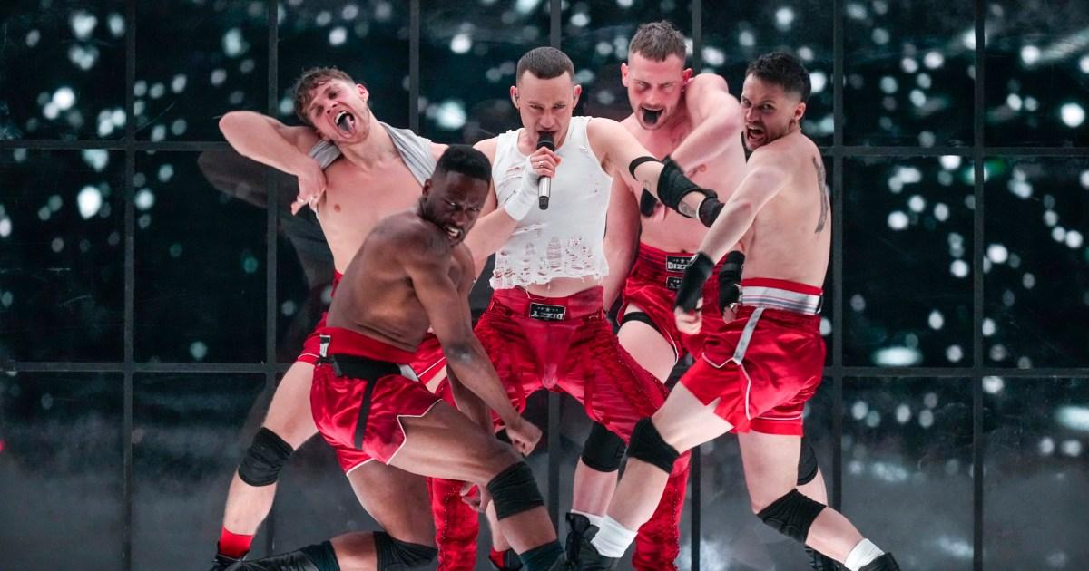 Eurovisions Olly Alexander reveals semi-final ‘wardrobe malfunction’ [Video]