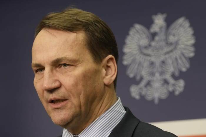 Poland’s Tusk calls secret services meeting to address judge’s defection to Belarus [Video]