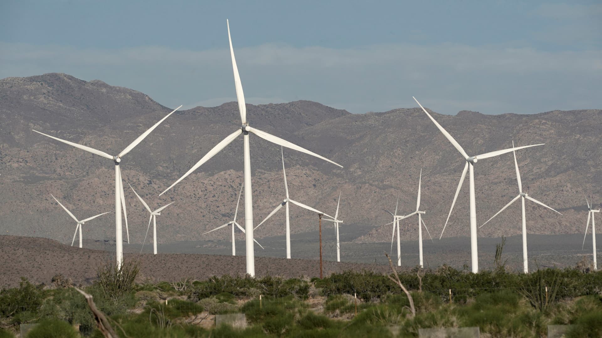 Siemens Energy shares jump as firm plans leadership change at wind turbine unit [Video]