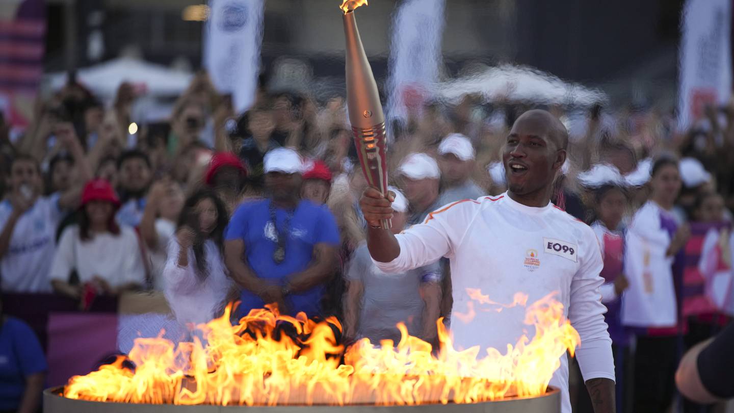 Torchbearers in Marseille kick off the Olympic flame’s journey across France  WFTV [Video]