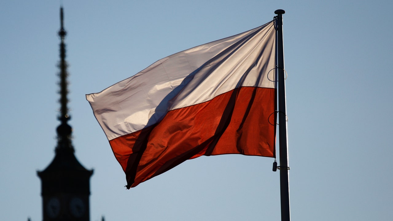 Polish judge has immunity lifted after fleeing to Russia’s ally Belarus [Video]