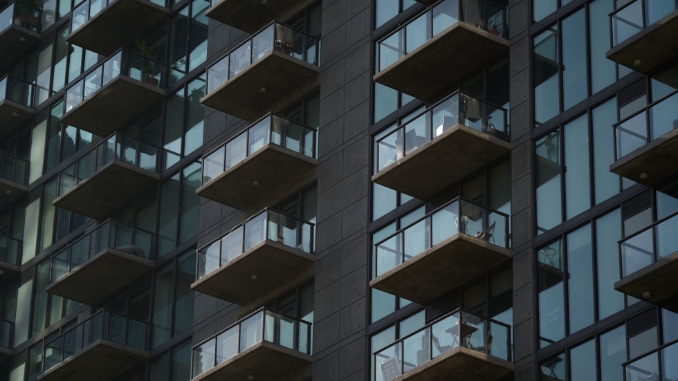 Investors should keep exposure to apartment REITS: Graham – Video