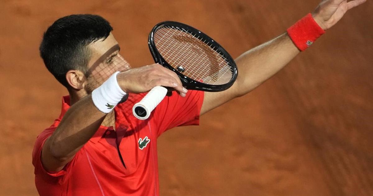 Djokovic needs medical attention after getting knocked on the head by a water bottle at Italian Open [Video]