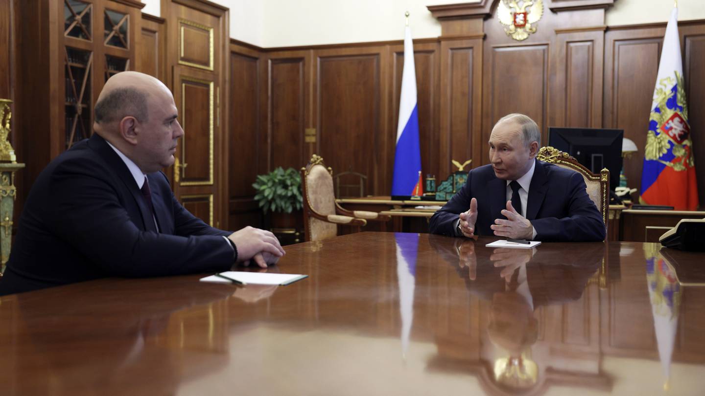 Putin reappoints his prime minister, a technocrat who has kept a low political profile  WHIO TV 7 and WHIO Radio [Video]