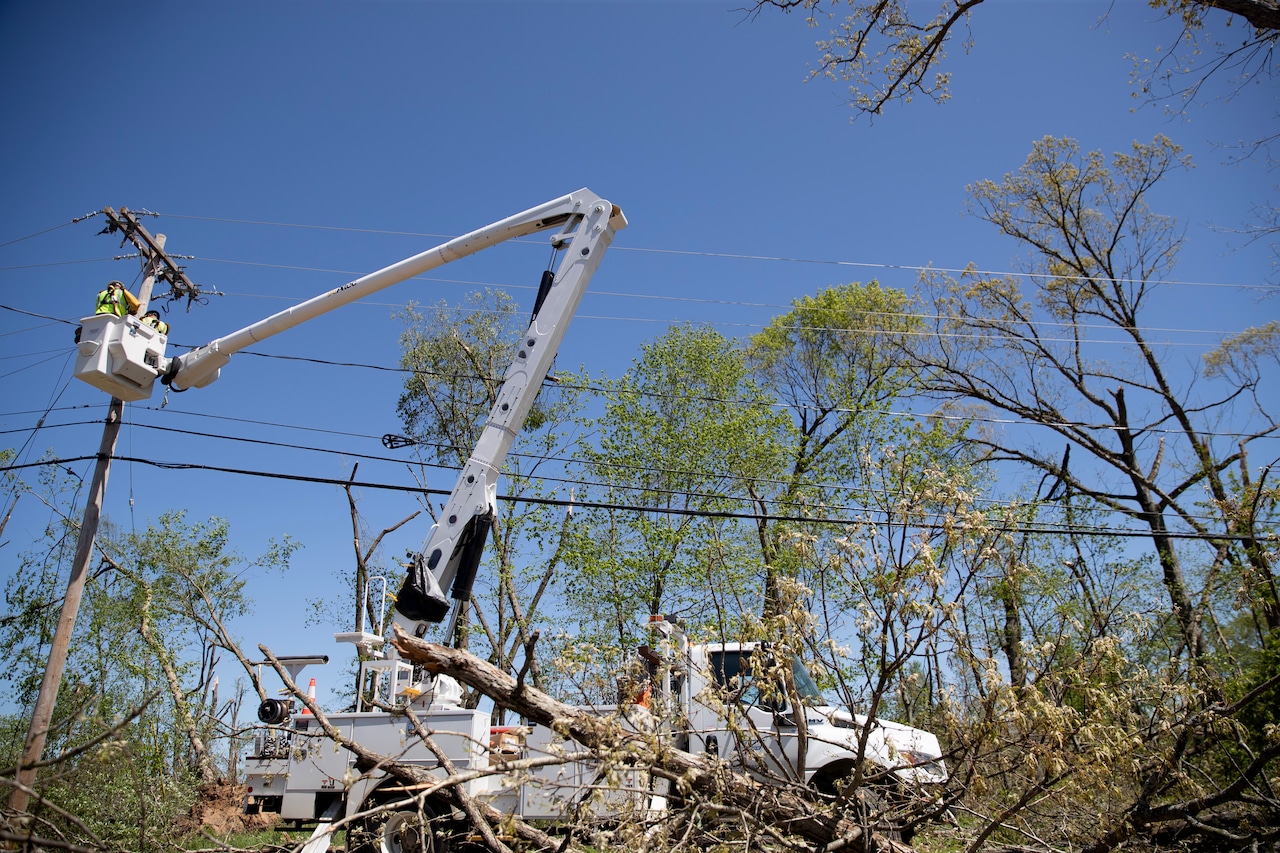 Consumers Energy to give hundreds of free meals to residents hit by Portage tornado [Video]