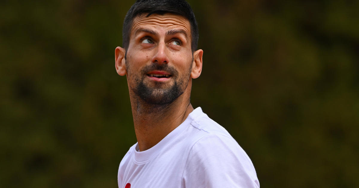 Novak Djokovic recovering after being hit in the head by metal water bottle at Italian Open [Video]