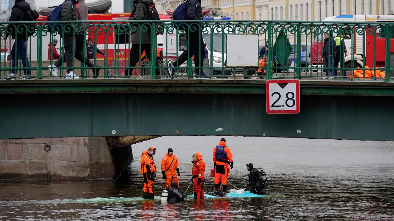 7 dead after bus drives into river in St. Petersburg, Russia [Video]