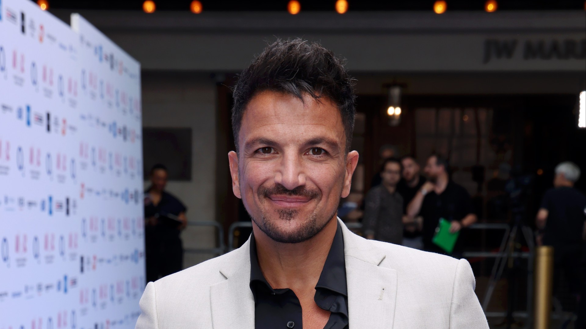 Peter Andre ditches ‘dad look’ as he turns into a hardman thug and throws a punch in new film trailer [Video]