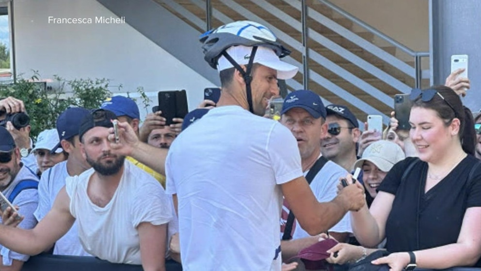 Video Novak Djokovic hit with water bottle at Italian Open [Video]