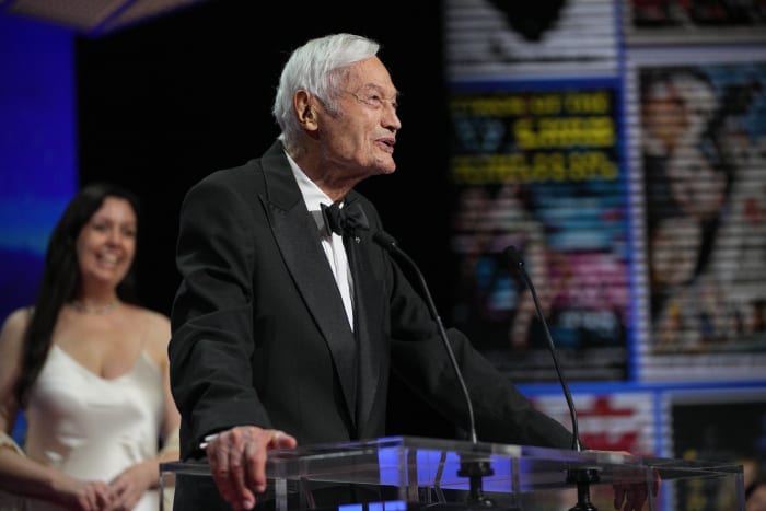 Roger Corman, Hollywood mentor and ‘King of the Bs,’ dies at 98 [Video]