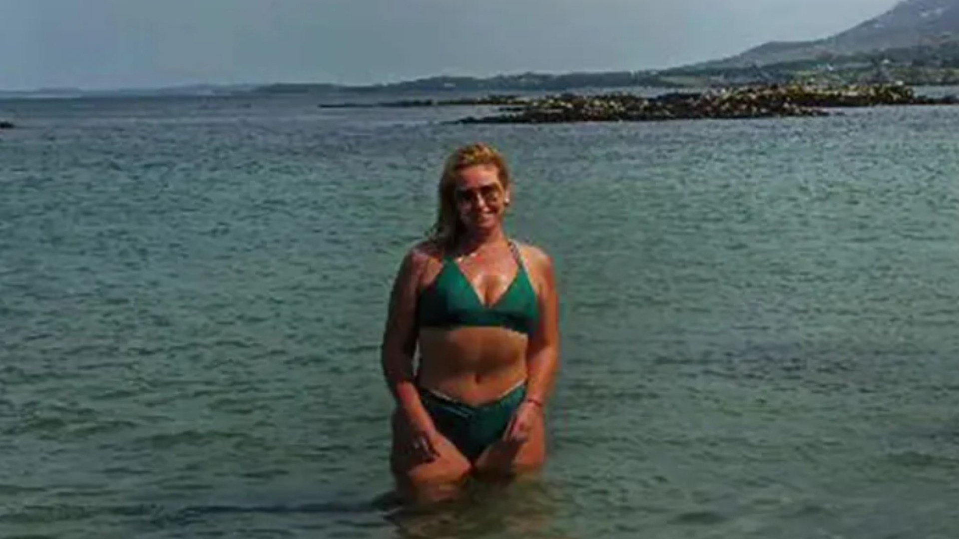 Josie Gibson strips to a bikini and poses in the sea on holiday in Ireland amid Stephen Mulhern romance [Video]