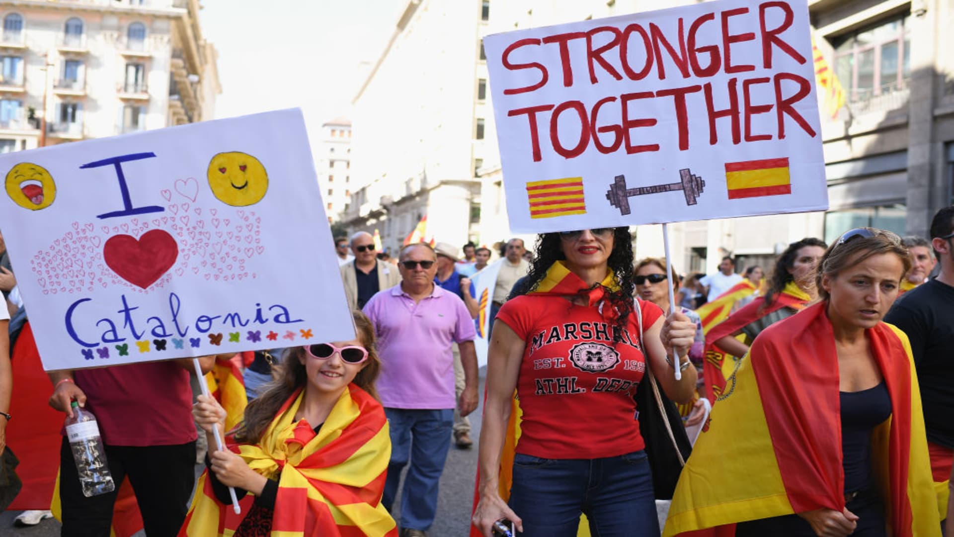 Catalan separatists lose majority as Spains pro-union Socialists win regional elections [Video]