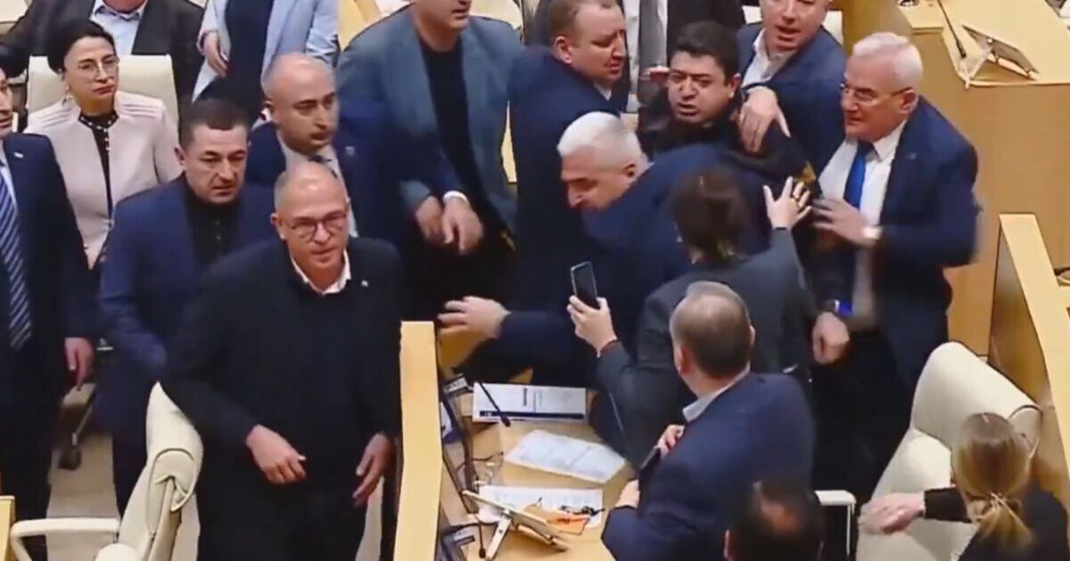 Moment huge brawl breaks out in parliament over new Putin laws | World | News [Video]