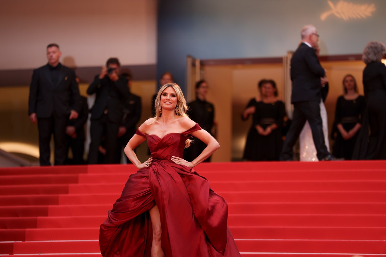 Cannes kicks off with a Palme dOr for Meryl Streep and a post-Barbie fte of Greta Gerwig | KLRT [Video]
