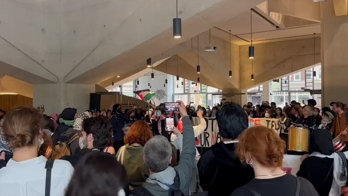 Moment pro-Palestine students armed with tents and sleeping bags storm LSE campus and set up encampment as Gaza sit-in protests continue for a third week [Video]