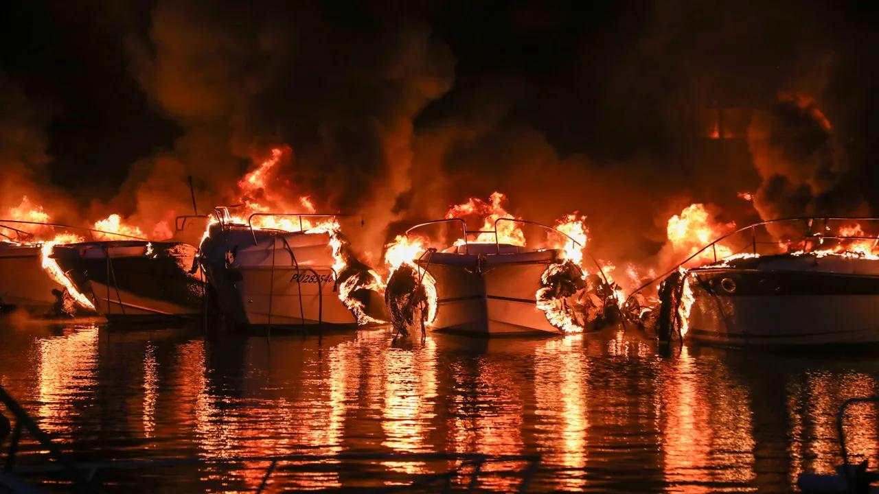 In Croatia, fire burns up 22 boats at marina, no injuries reported [Video]