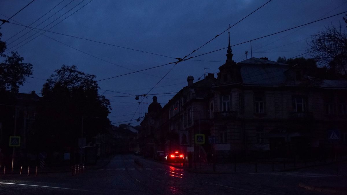 Ukraine Rolls Out Emergency Blackouts Across Country After Russia Hits Power Grids [Video]