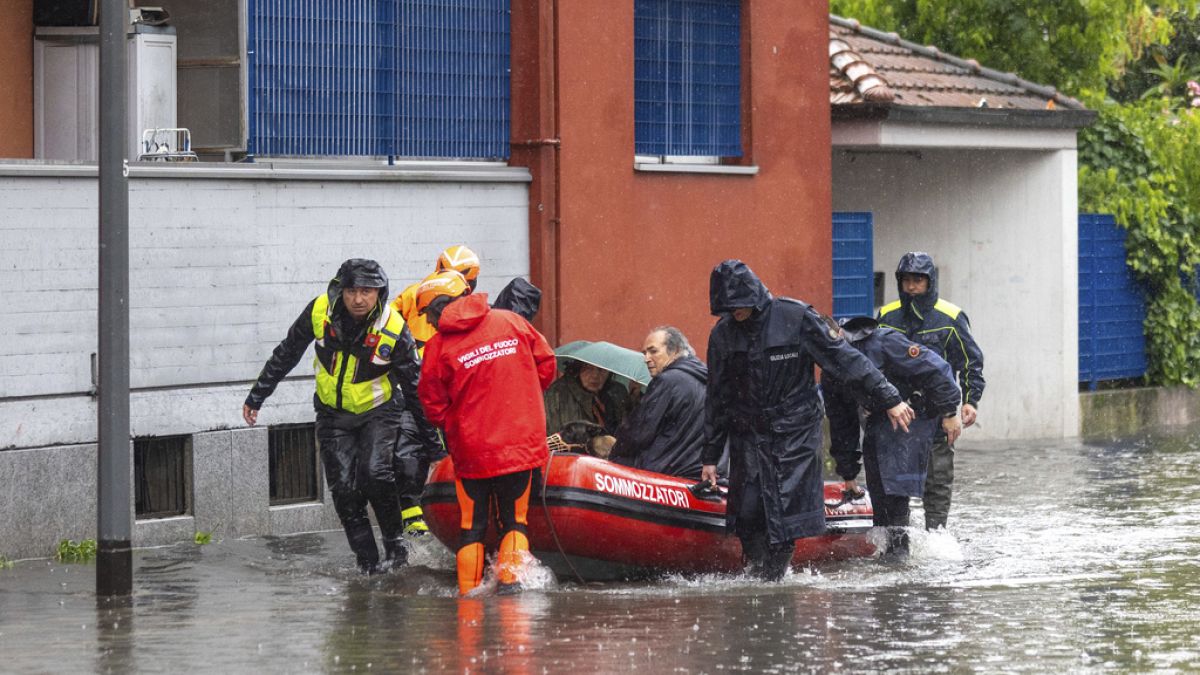Video. Heavy floods cause chaos in northern Italy [Video]