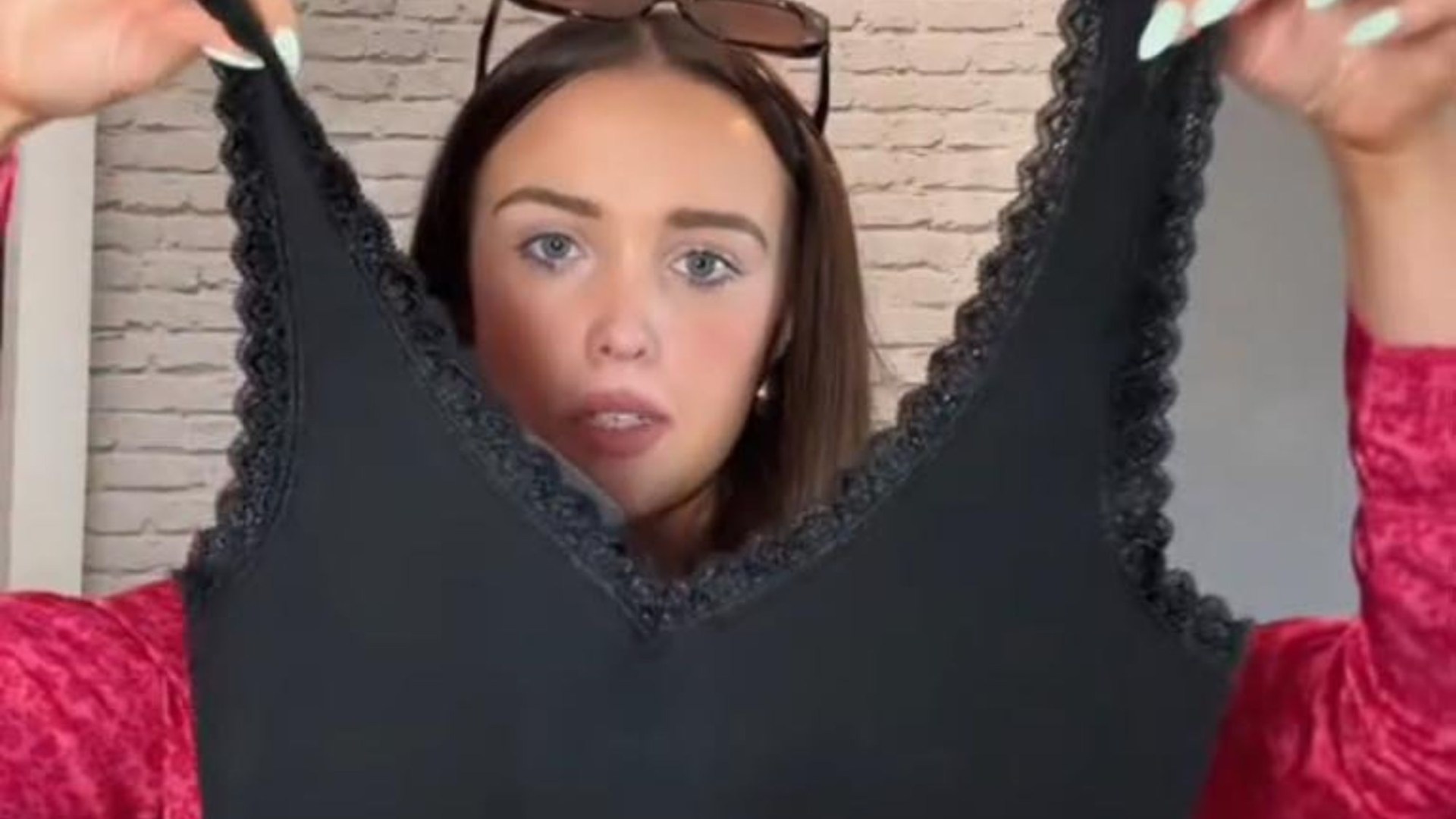 ‘An essential for your wardrobe’ – Dunnes Stores shopper raves about ‘cute’ lace trimmed vest tops on racks for just 6 [Video]