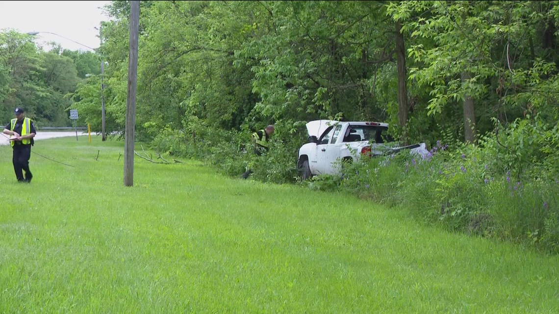 One injured in crash on Anthony Wayne Trail in Waterville [Video]