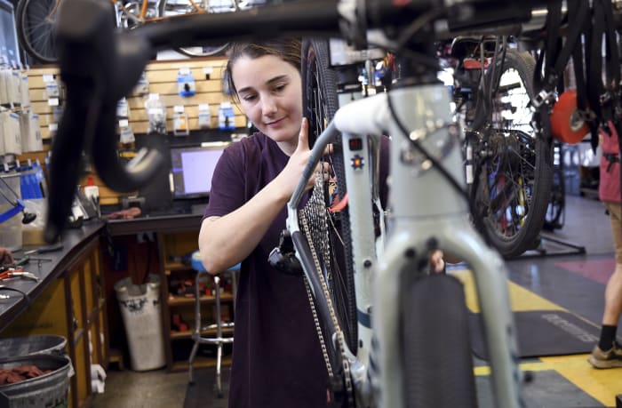Bike shops boomed early in the pandemic. Its been a bumpy ride for most ever since [Video]