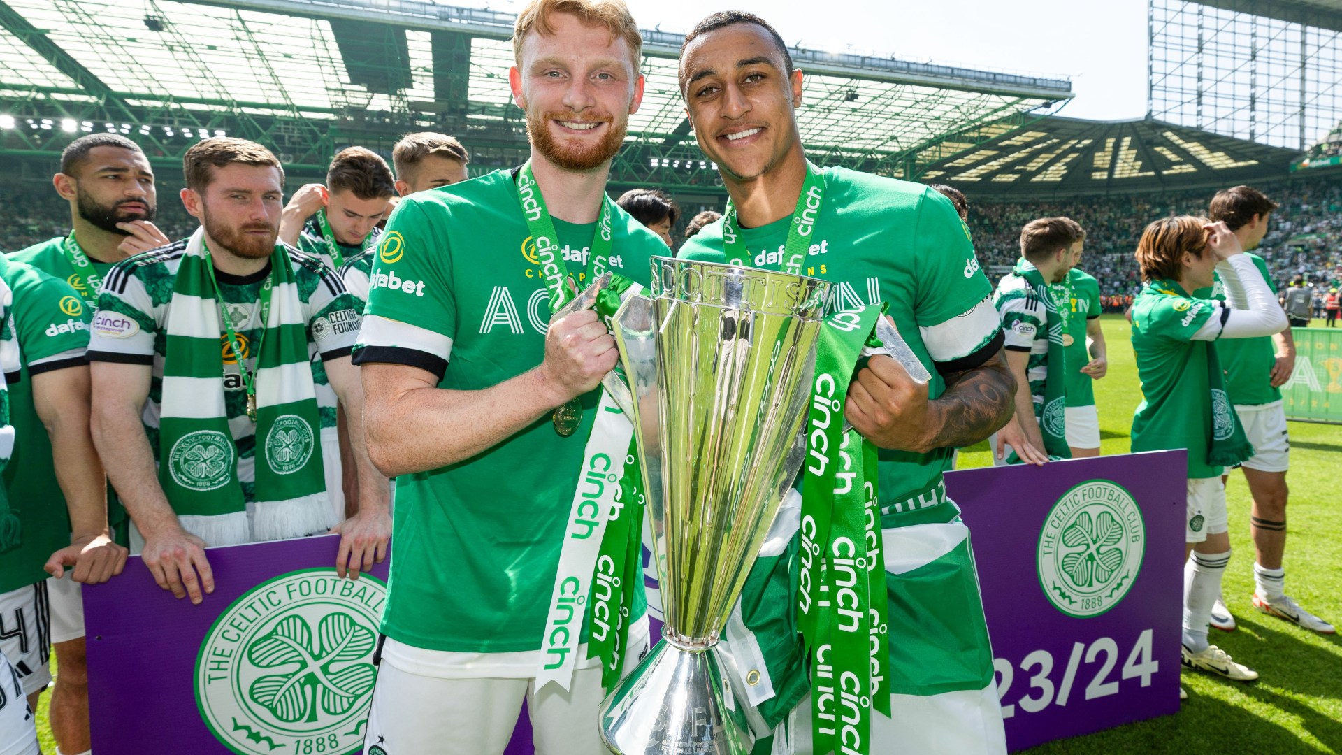 Celtic legend joins Neil Lennon in urging side to keep Adam Idah as Ireland striker’s loan spell ends on a high [Video]