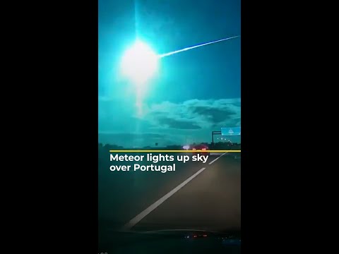 Meteor lights up sky over Portugal | AJ [Video]