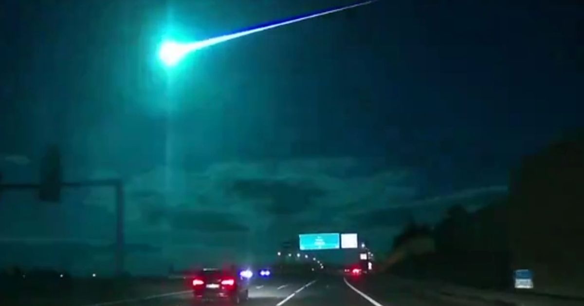 ‘Fireball’ lights up skies over northern Portugal [Video]