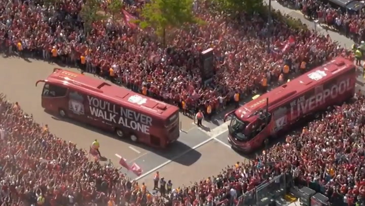 Liverpool fans welcome Jurgen Klopp and team to Anfield for final time | Sport [Video]