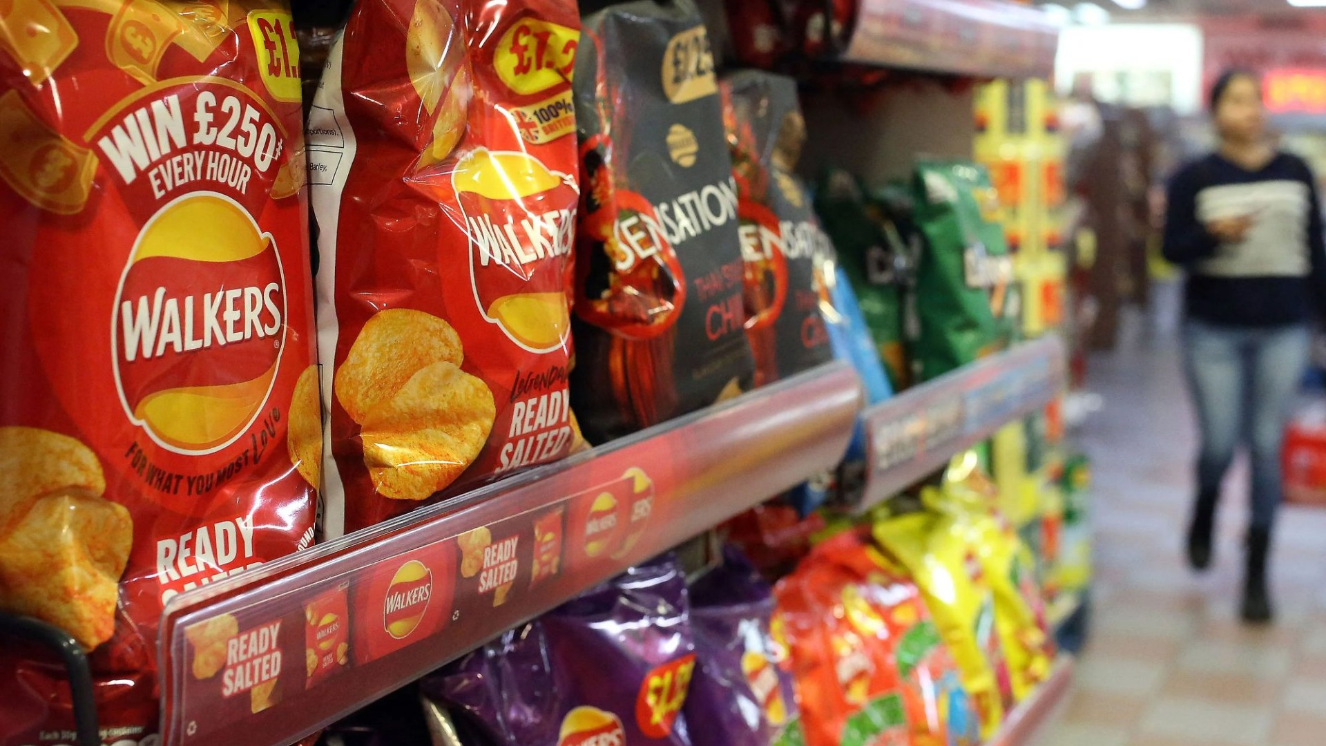 Walkers say iconic crisp flavour is DISCONTINUED after fans feared ‘it was a national shortage’ leaving them ‘livid’ [Video]
