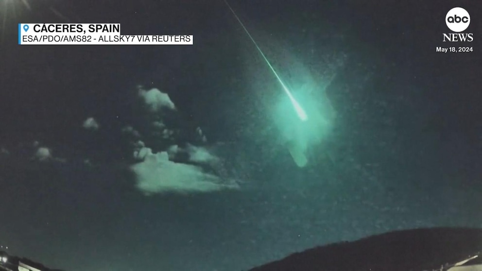 Video Comet lights up the sky over Spain and Portugal [Video]