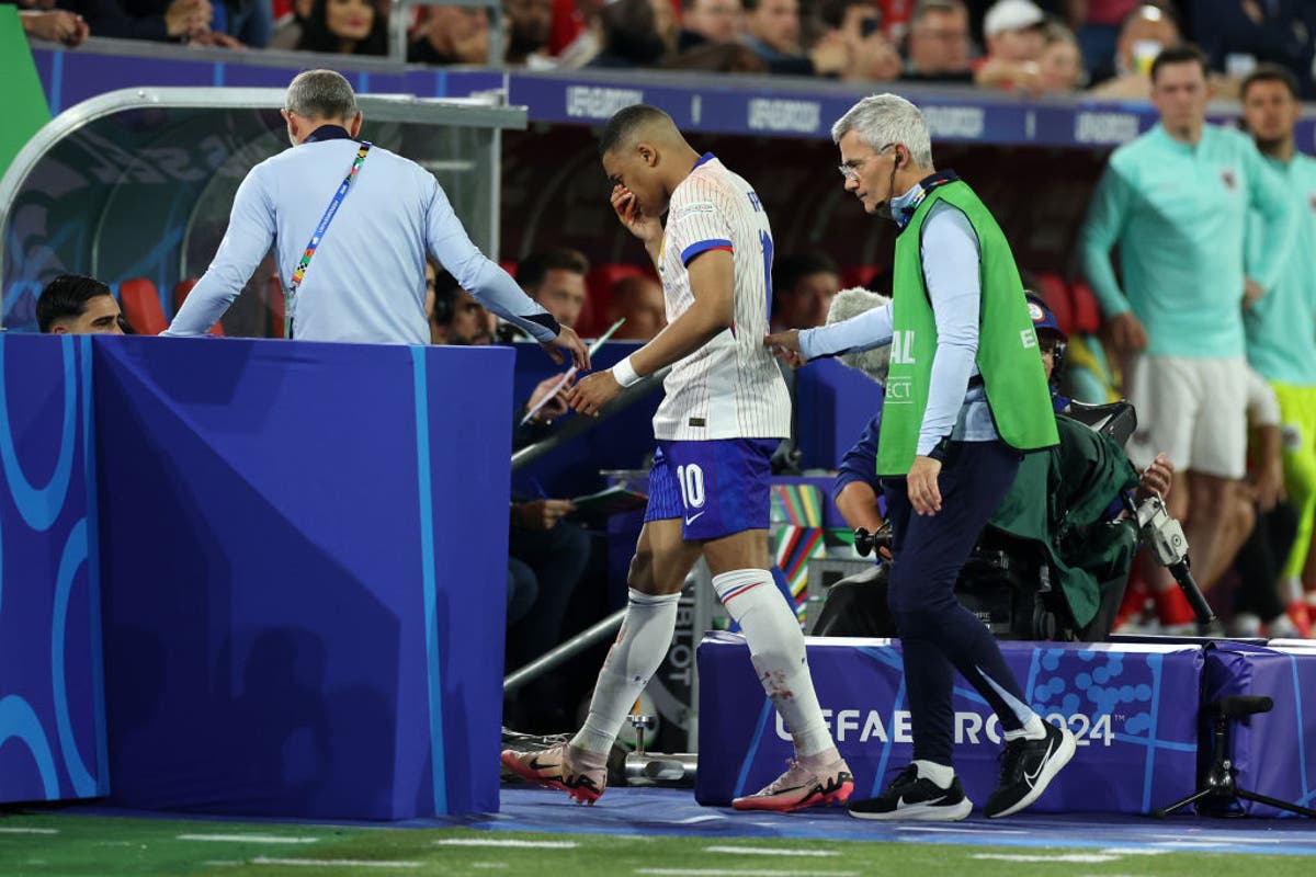 Austria vs France LIVE: Euro 2024 result and updates as Kylian Mbappe forced off with bloody nose [Video]
