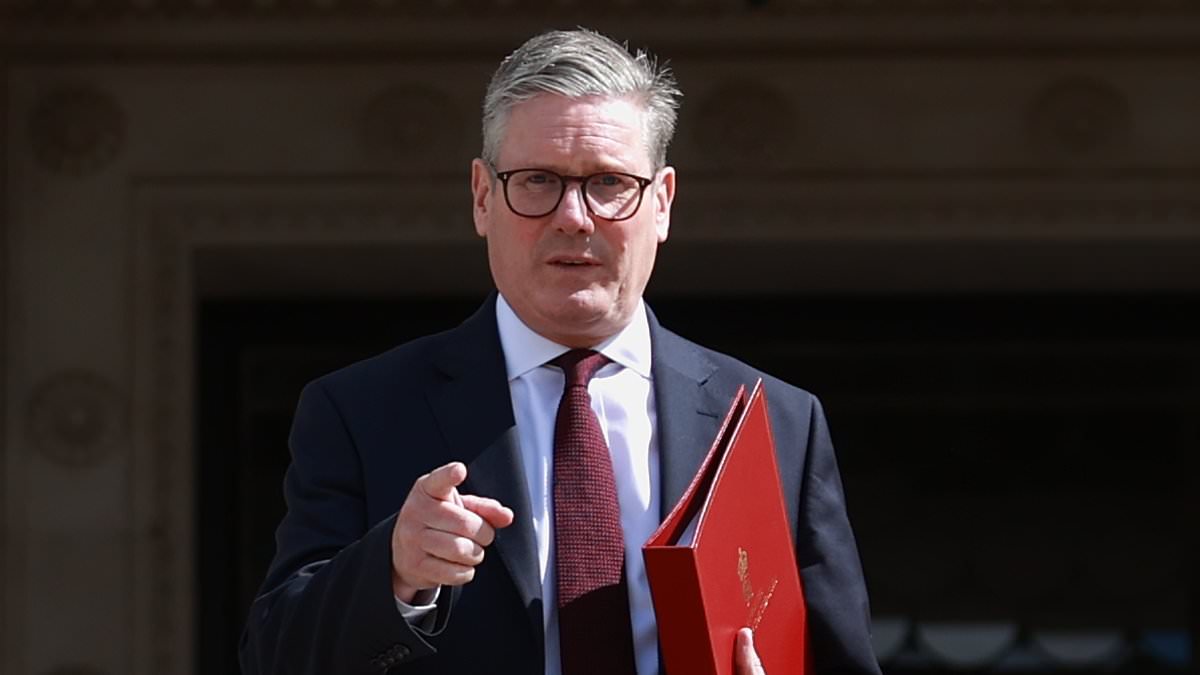 Sir Keir Starmer on collision course with trade unions – after warning he will reject their demands on public sector pay [Video]