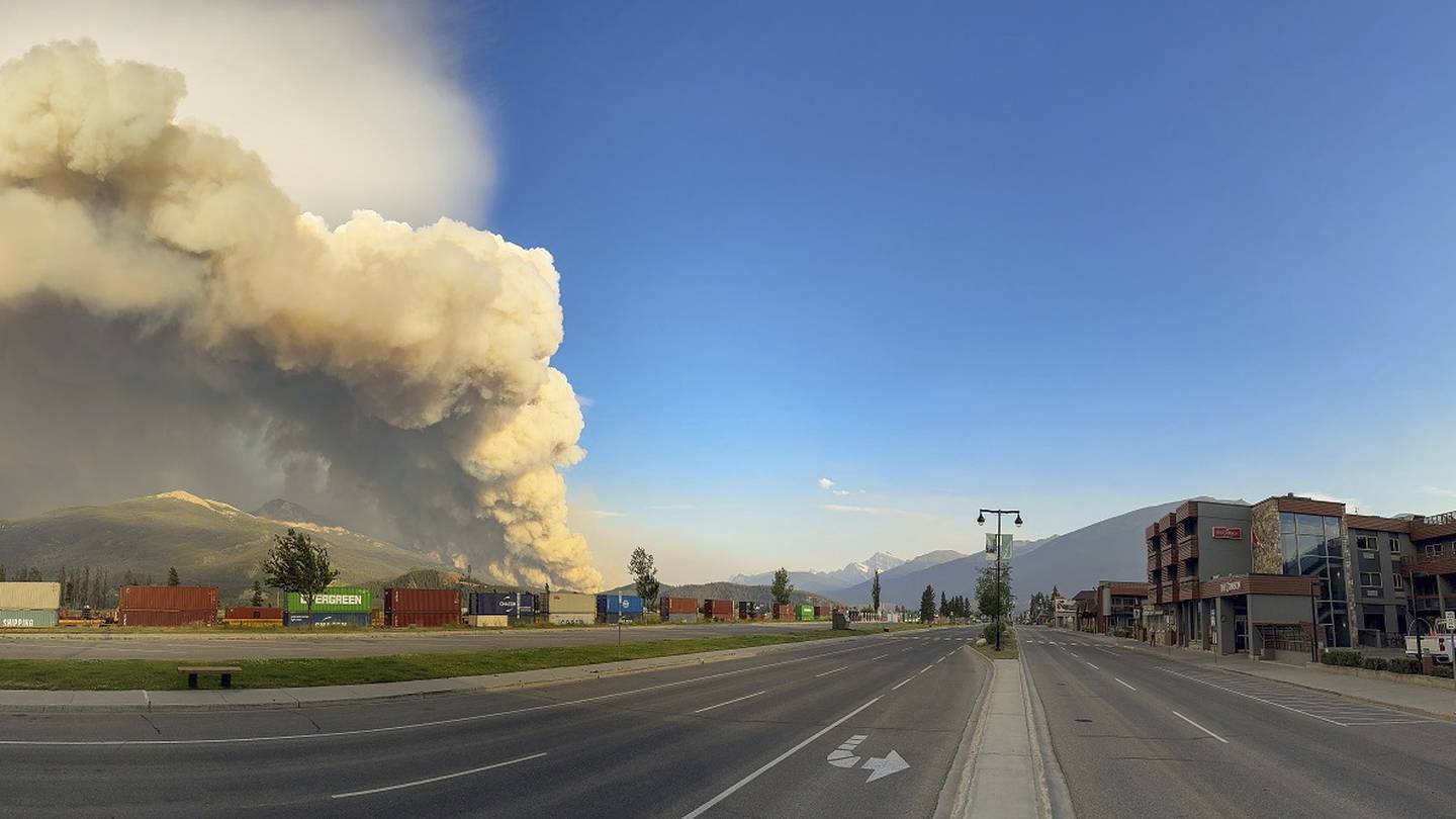Fast-moving wildfire in the Canadian Rockies ravages the picturesque resort town of Jasper  WHIO TV 7 and WHIO Radio [Video]