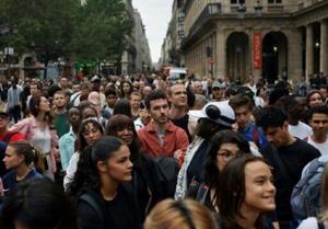 Long queues, ticketing problems ahead of Paris opening ceremony [Video]