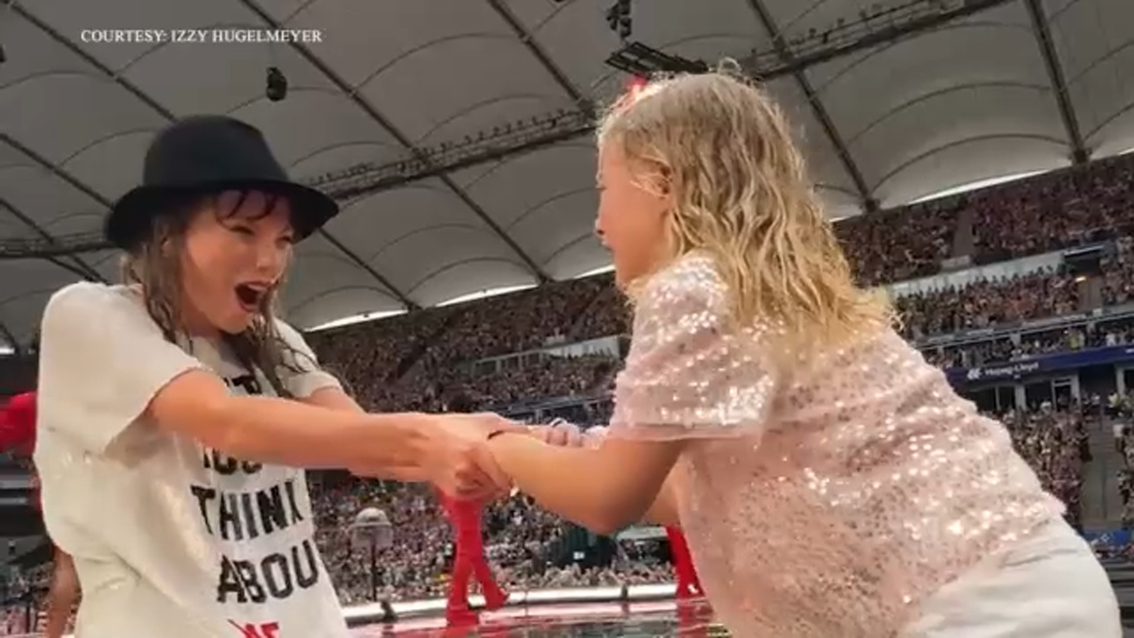 Taylor Swift hat: North Carolina girl goes viral after receiving “22” fedora during The Eras Tour stop in Hamburg, Germany [Video]