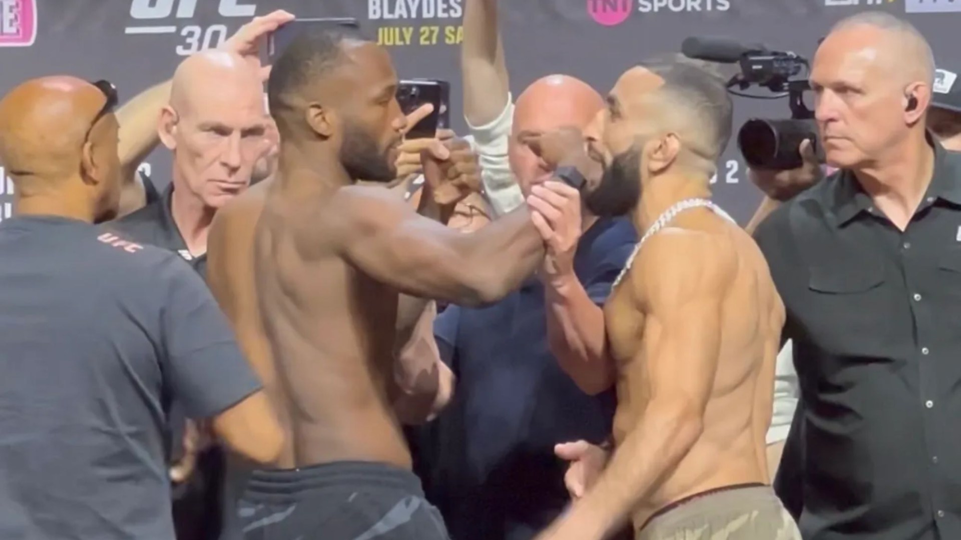 Watch Dana White separate Leon Edwards and Belal Muhammad as duo have HEATED final UFC 304 staredown [Video]