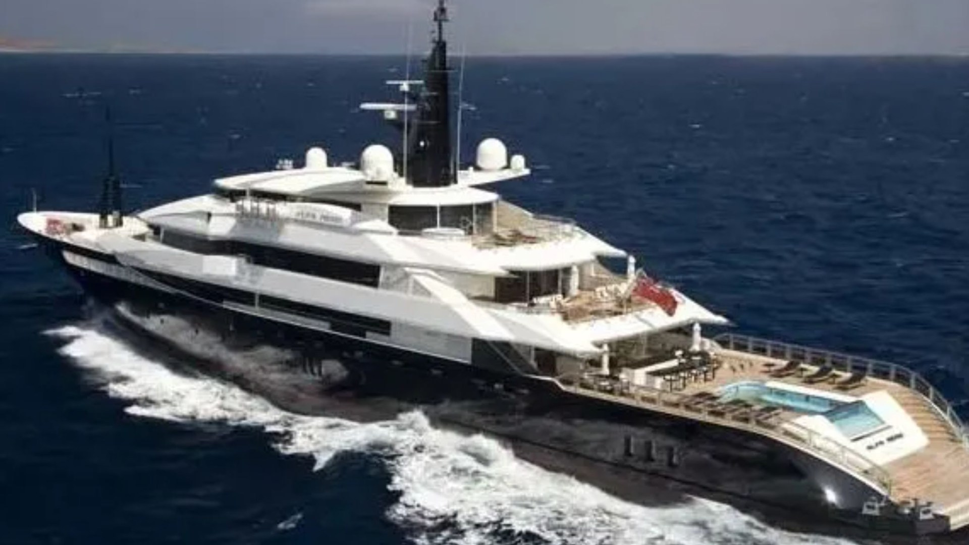 Abandoned 100m megayacht ‘seized from Putin pal’ finally sold to mystery buyer after 2 years but for fraction of price [Video]